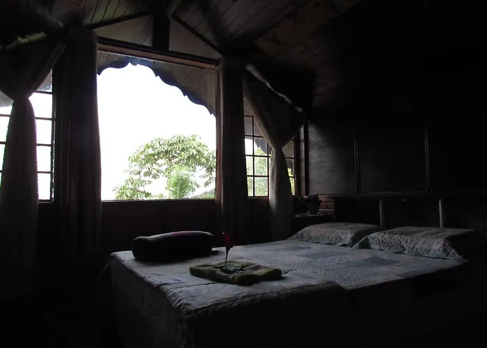 Chale Pakere Montanha Lumiar - Conforto A Mais De 1000 Metros De Altitude Junto A Natureza, Wifi, Piscina, Sauna E Agua De Nascente