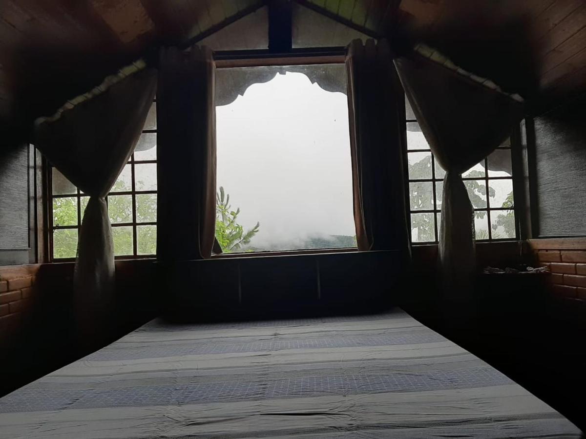 Chalet Chale Pakere Montanha: Mountain Retreat With Fireplace And Natural Spring Lumiar