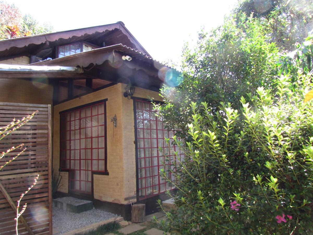 Chalet Chale Pakere Montanha: Mountain Retreat With Fireplace And Natural Spring