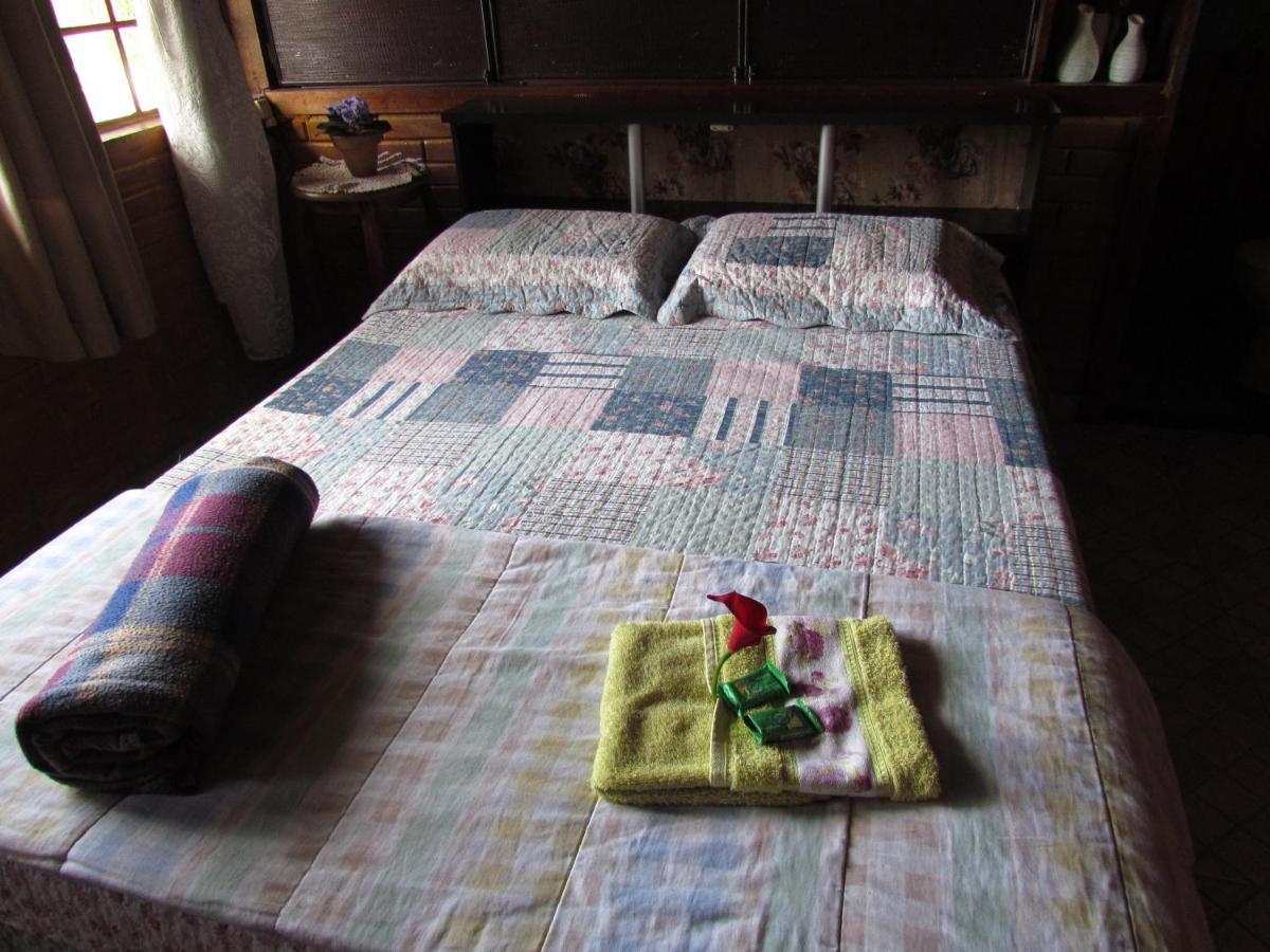 Chalet Chale Pakere Montanha: Mountain Retreat With Fireplace And Natural Spring