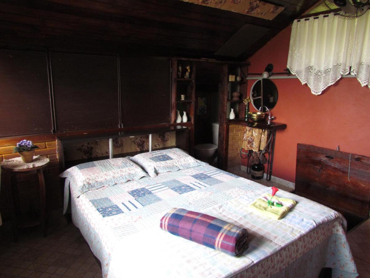 Chalet Chale Pakere Montanha: Mountain Retreat With Fireplace And Natural Spring *