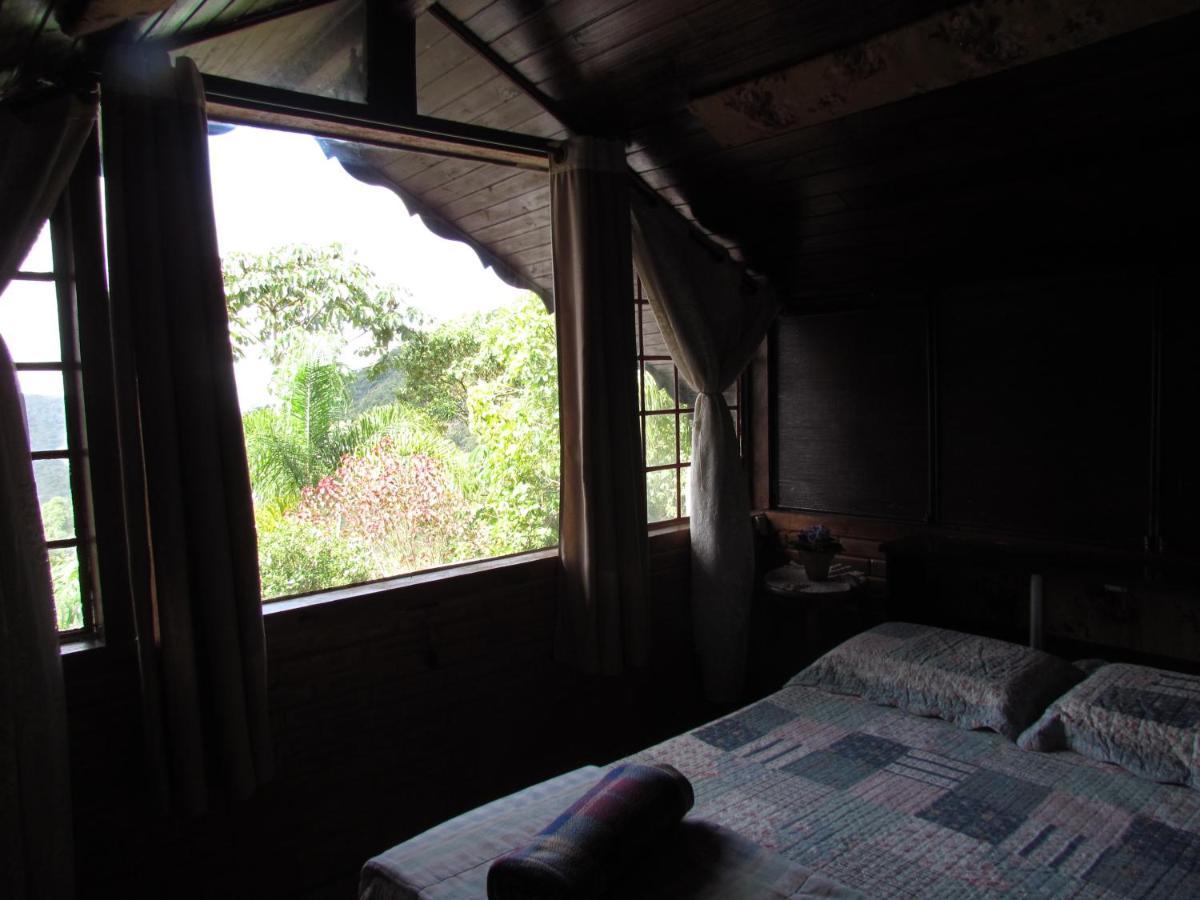 Chale Pakere Montanha: Mountain Retreat With Fireplace And Natural Spring Chalet *