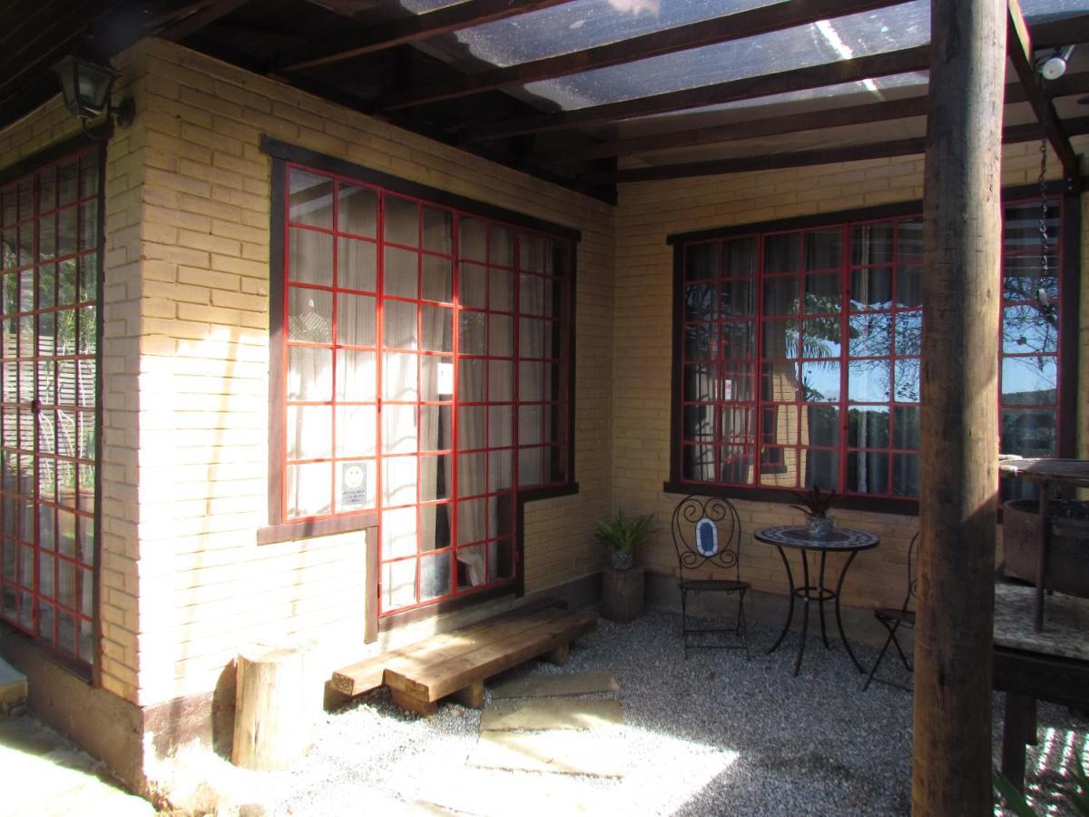 Chale Pakere Montanha: Mountain Retreat With Fireplace And Natural Spring Chalet *