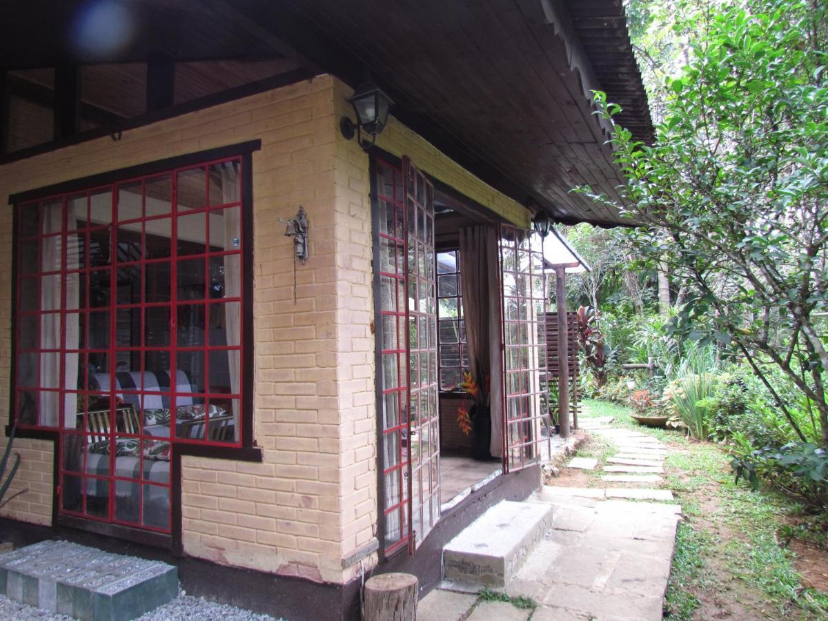 Chale Pakere Montanha: Mountain Retreat With Fireplace And Natural Spring